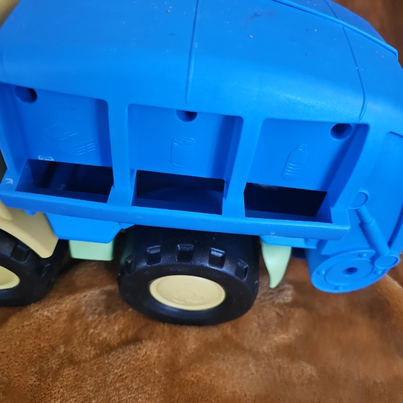 Green toys mickey recycling truck - Picture 3 of 3